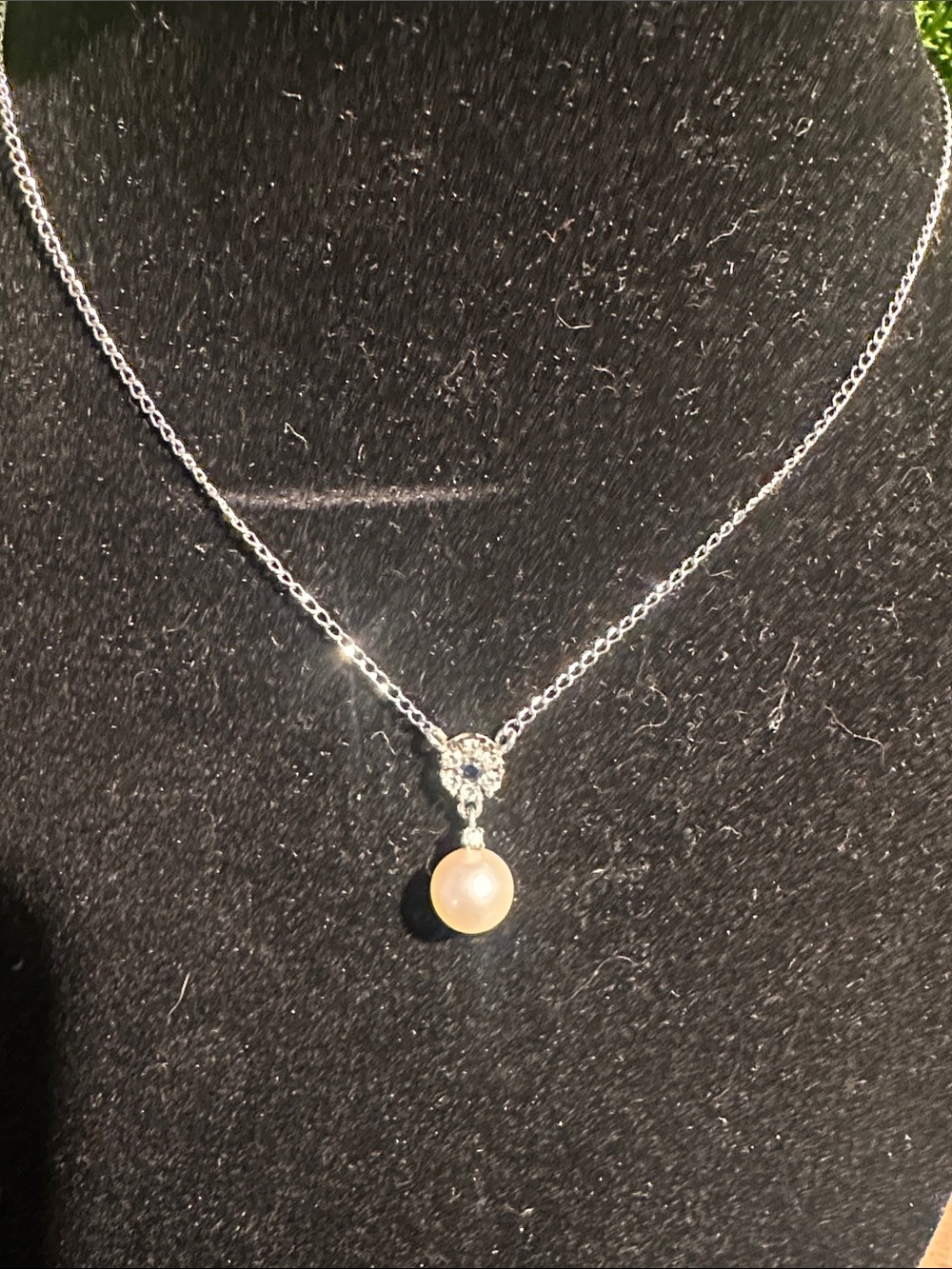 14k white gold with suspended pearl diamond necklace